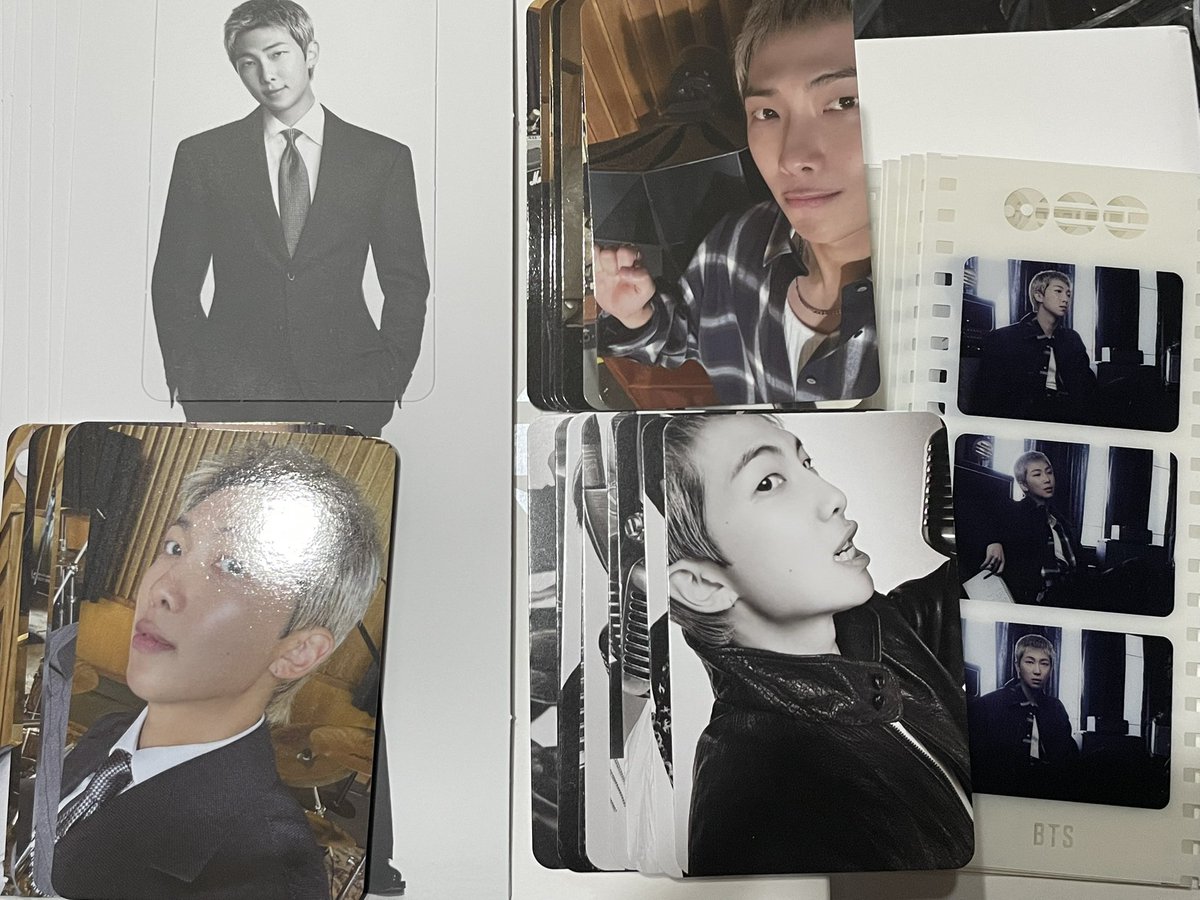 agustdaycart's tweet photo. sorry for the super late feedback but i received all albums in great condition!! and i love &amp; appreciate the newspaper and pocaholder so muchhh very unexpected!! 🥹🩵 and kinikilig ako sa pob pulls ko. love everything so much!!

thank you so so much po!!! @V1230953 

#feedback_vv https://t.co/DbNMxzSxvF