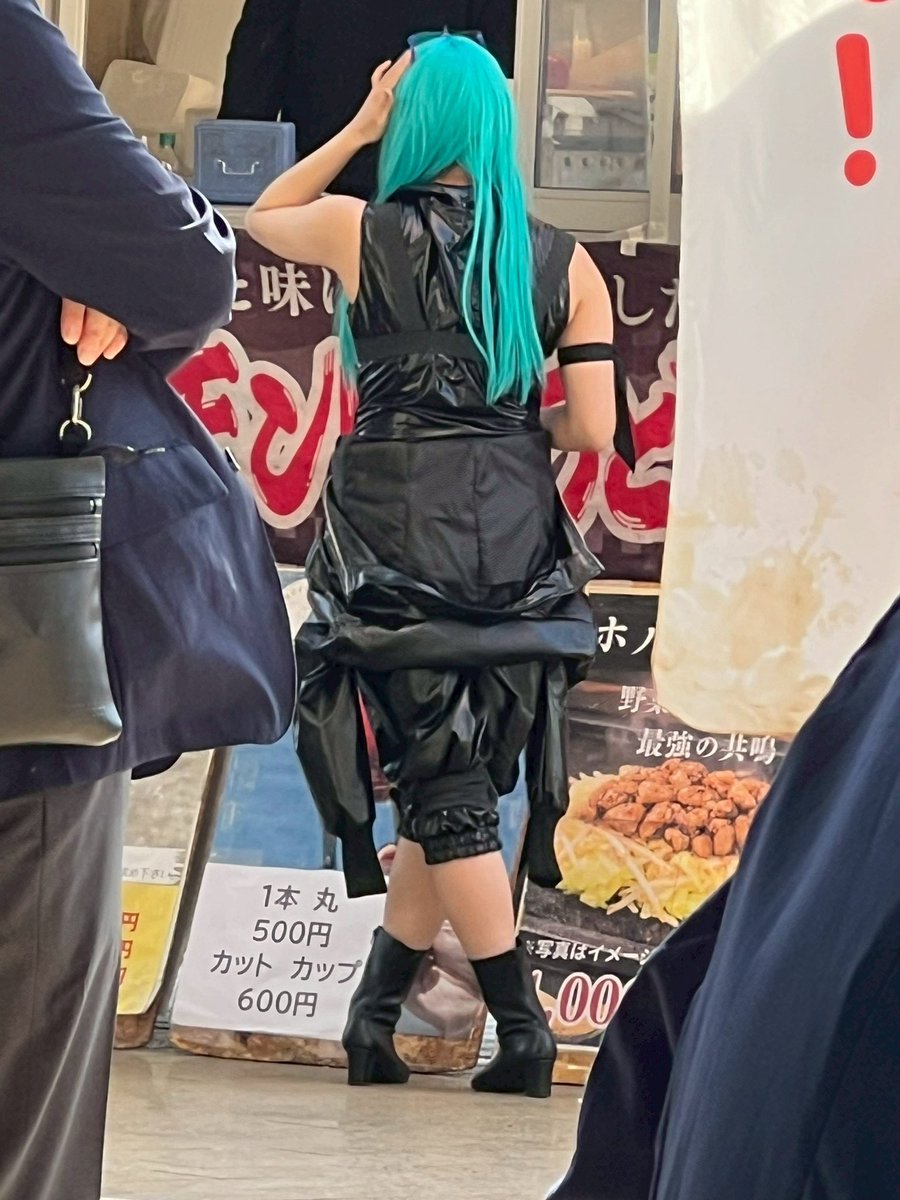 syauraram's tweet photo. 髪の長さめっちゃ迷った結果伸ばして大正解だった‼️
毛束縫い付け頑張りました、延長大成功🎶 https://t.co/bUNB4YzGXx
