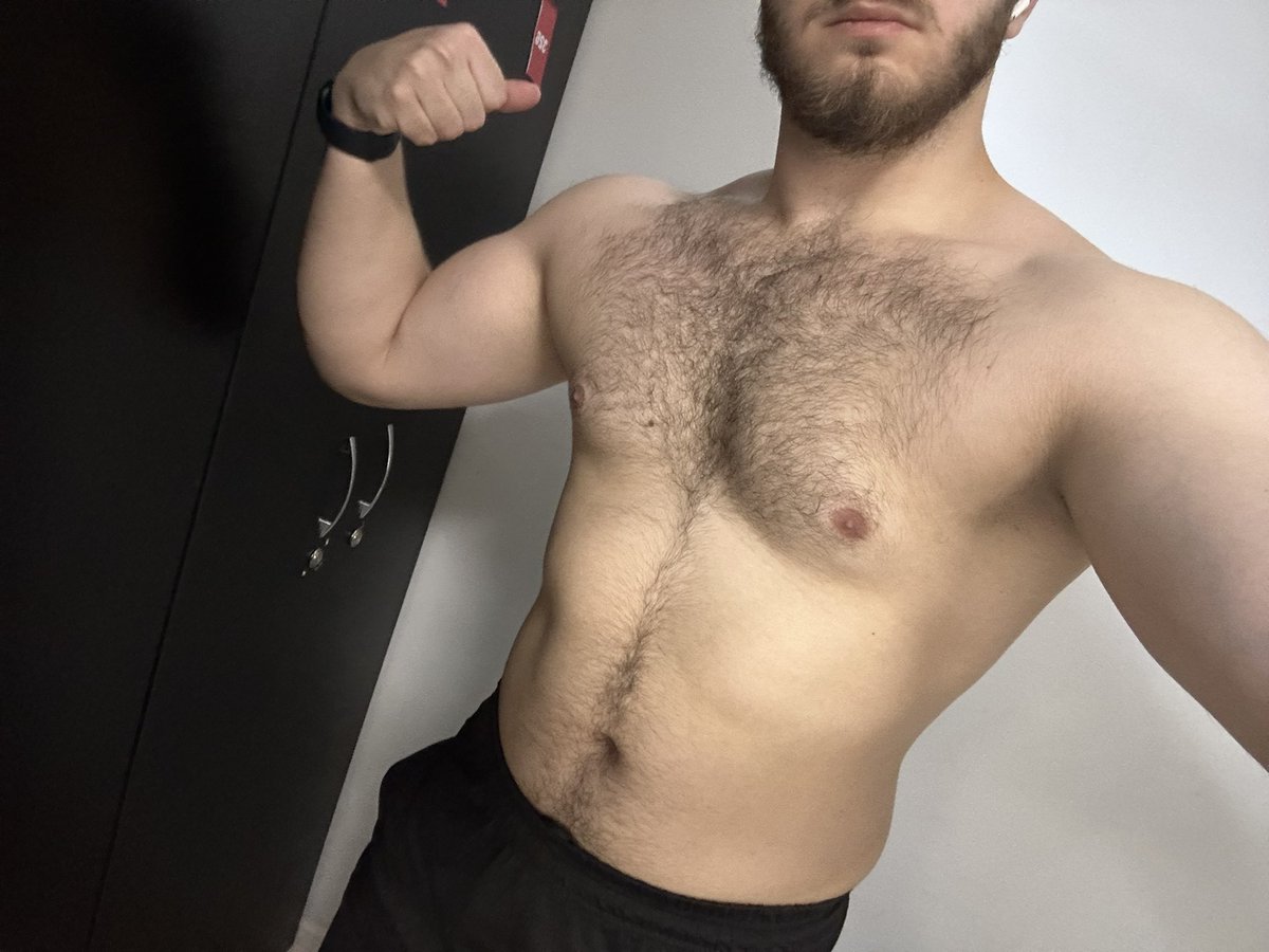 Hot guy from the cold edge tweet media