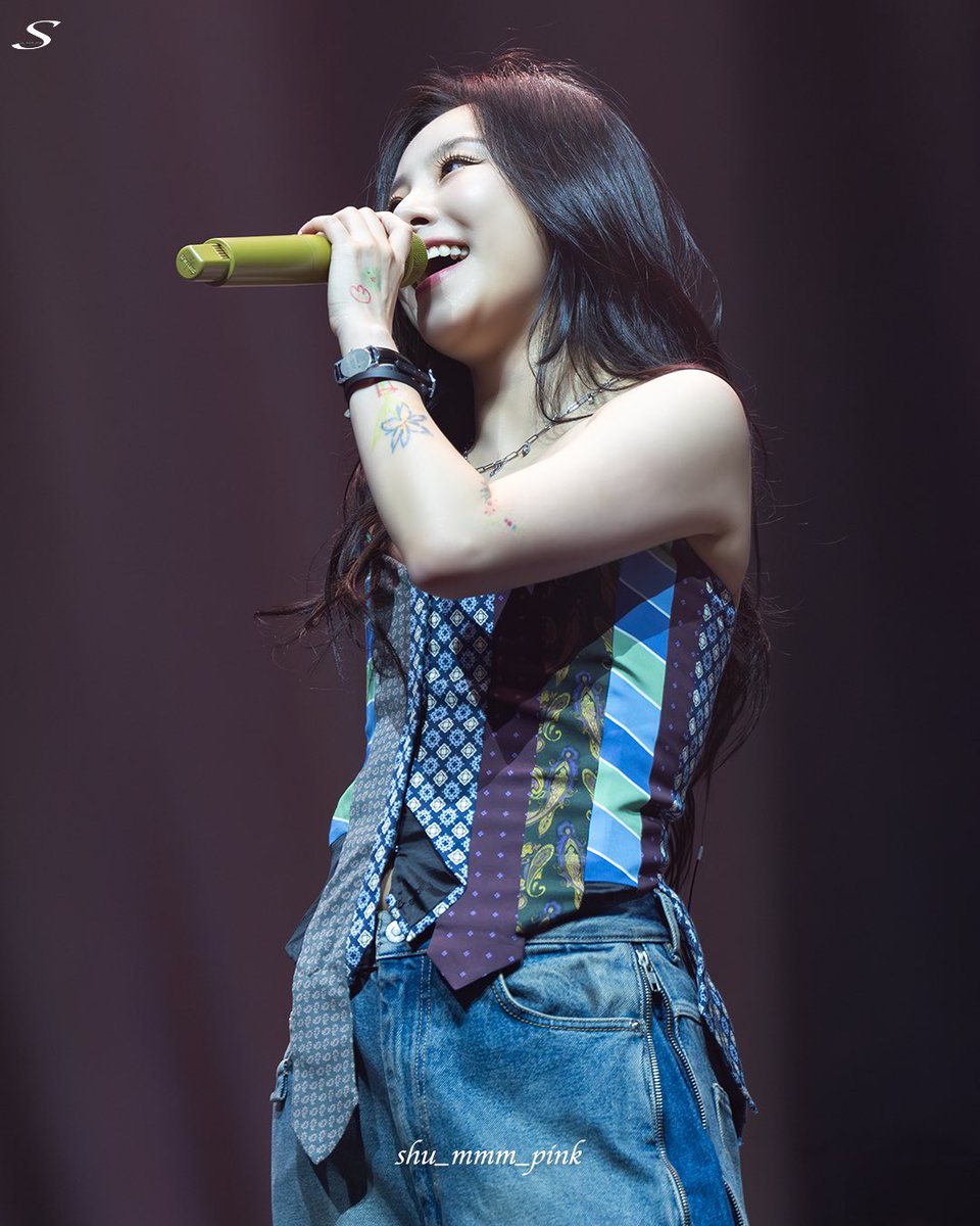 shu_mmm_pink's tweet photo. 2025.09.13

2025 Whee In FAN-CON TOUR
[OWHEECE] in SEOUL - Day 1

❌Do not crop logo

@whee_inthemood

#마마무 #MAMAMOO
#정휘인 #휘인 #Wheein
#OWHEECE https://t.co/aWbsneUg1c
