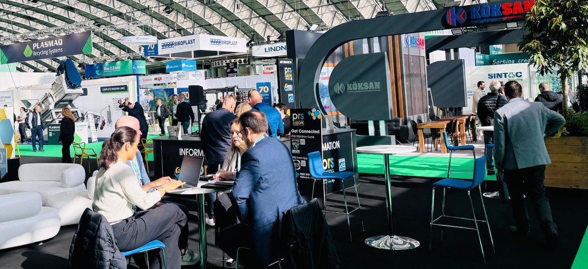 PAGEV1989's tweet photo. Amsterdam’da düzenlenen PRS Plastic Recycling Show Fuarı’nda PAGEV (J118) standımızdayız. Küresel geri dönüşüm endüstrisinde, Türkiye’yi “merkez ülke” konumuna getirme hedefimizle, global pazarlarda PAGEV üyelerimiz ve sektör mensuplarımızla değer üretmeye devam ediyoruz. https://t.co/MxLBjVCOku