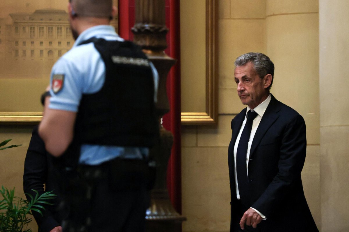 Le Parisien tweet media