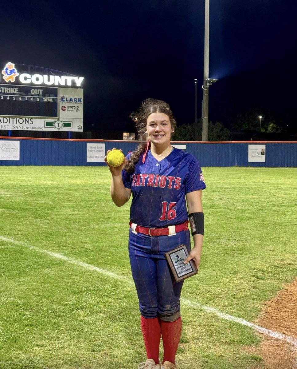 reedjackson08's tweet photo. So proud of my team! We came in today knowing we had a hard road ahead having to win 3 in order to come out of top, but we persevered and did it!! Shoutout to @Beecham05 on a complete SHUTOUT in last two games in the ⭕️! I had a good day at the plate with this💣 #14 @FPXHutchins https://t.co/7SoEcUw310