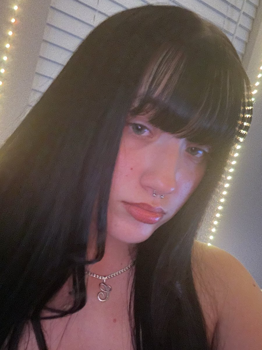 emopwincess22's tweet photo. goodnight whores https://t.co/MfZcwgiBgb