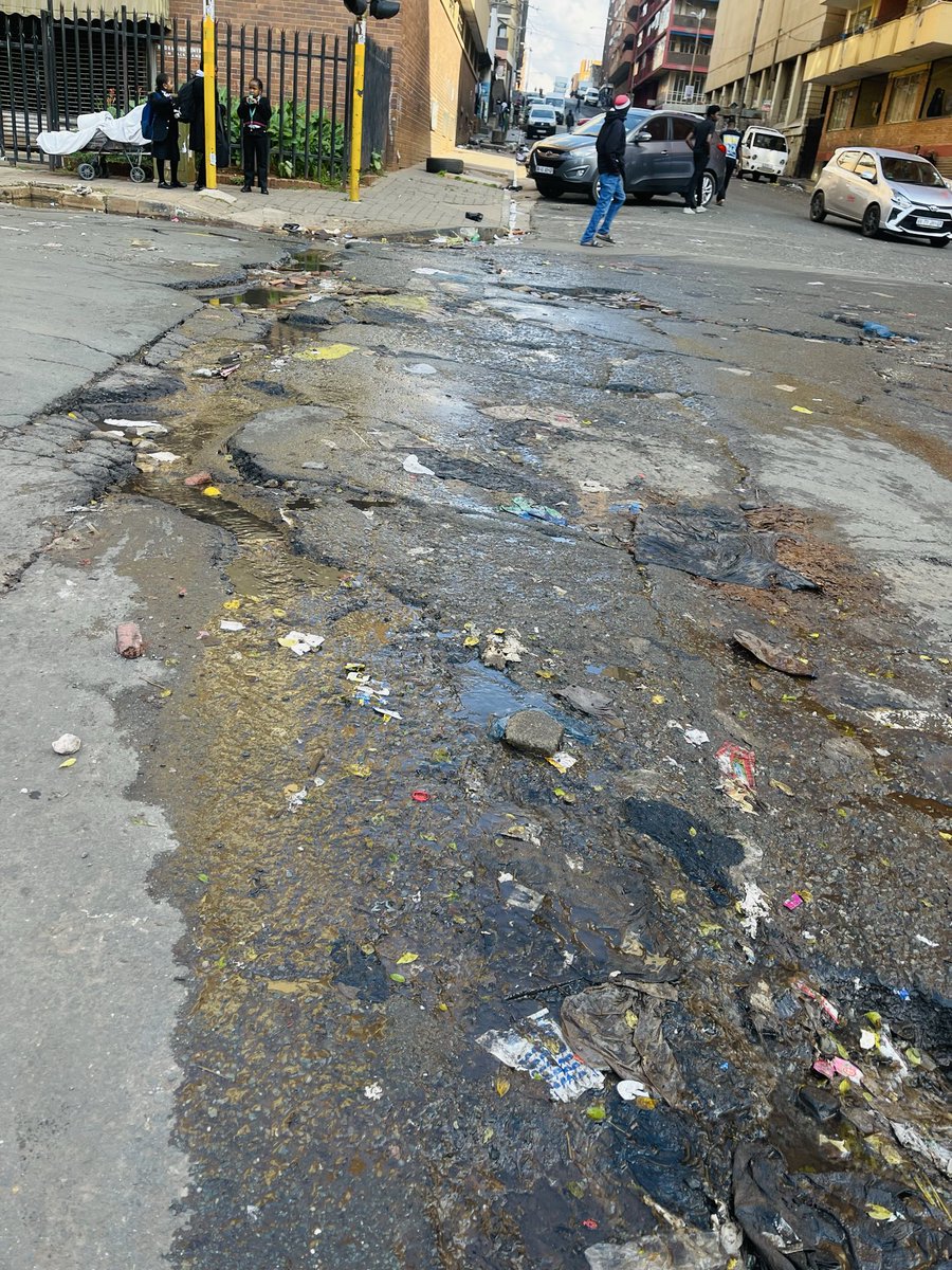 dotted_OFSA's tweet photo. @CityofJoburgZA @JHBWater @RegionF_Joburg @JackSekwaila @MyJRA @Irenemafune https://t.co/H3wNOExLor