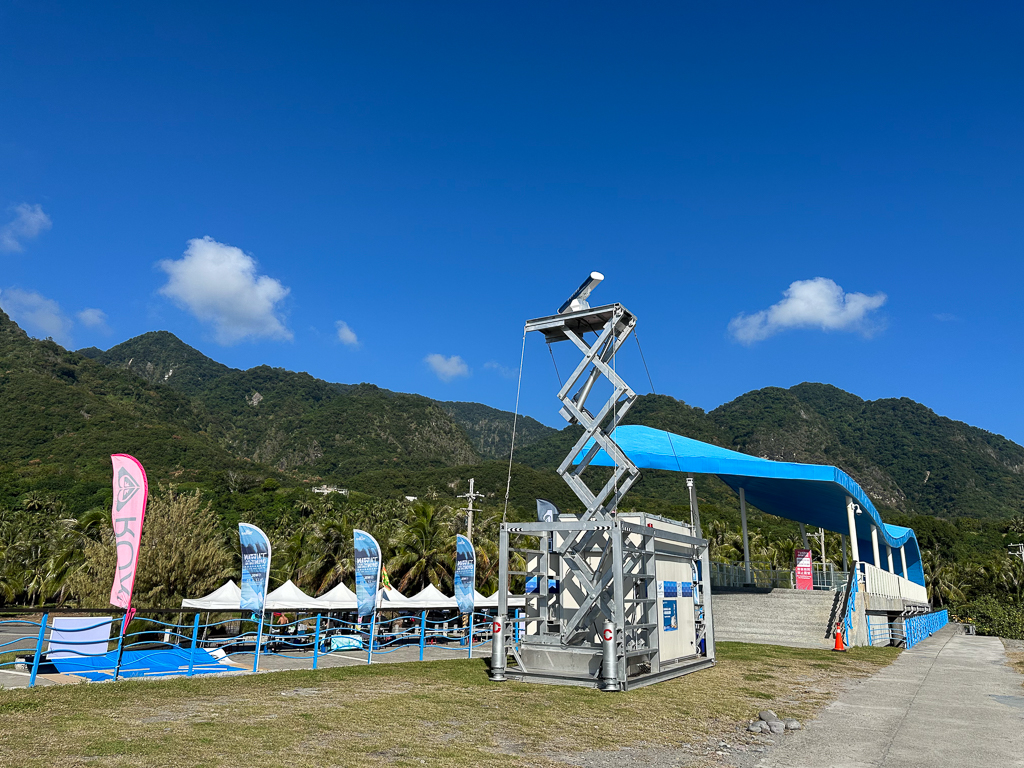 oacroc's tweet photo. From Data to Decision-Making

Taiwan is establishing a National Ocean Radar Network:
 
📡 integrating 57 ocean radar stations
 
🛰️ 24/7 ocean monitoring
 
🗺️ expanding coverage to up to 210,000 km² by 2028

AI-driven data can support:

 🔎 Search & Rescue operations

 🛢️ Marine pollution response

 🚢Navigation safety

🌊Marine recreation safety

#SmartOcean #OAC #OceanRadarNetwork #NAMR