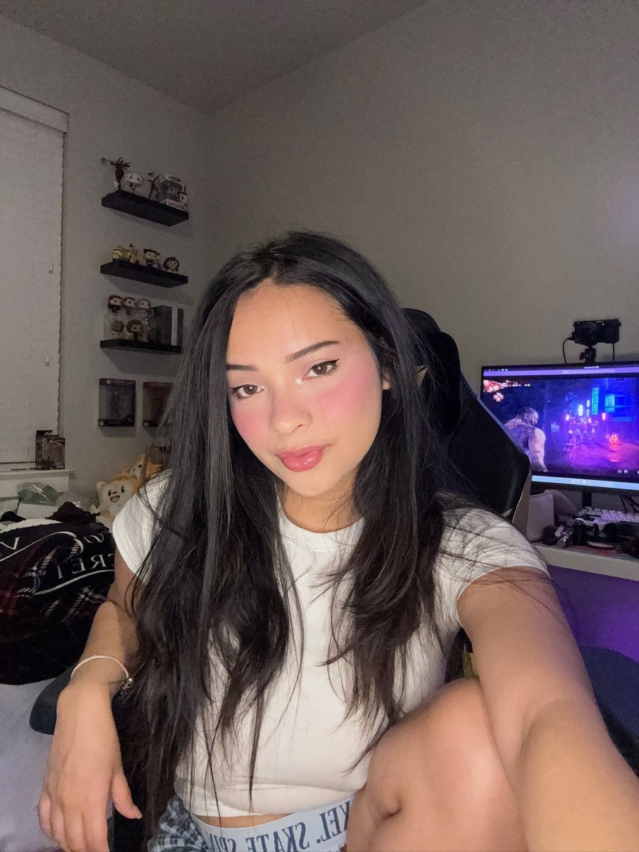 ayanalove8063's tweet photo. @anyone else single on here, or is it just me?🥺 https://t.co/vZaZZaMFbQ