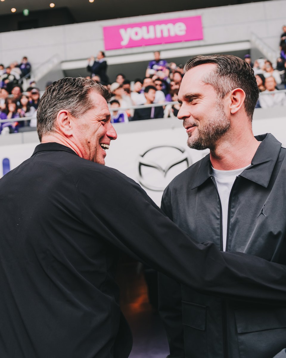 sanfrecce_SFC's tweet photo. 𝐌𝐔𝐓𝐔𝐀𝐋 𝐑𝐄𝐒𝐏𝐄𝐂𝐓🤝🟣
紫の歴史を紡ぐ、二人のドイツ人指揮官の対戦。

#バルトシュガウル #ミヒャエルスキッベ
#sanfrecce #NEWVIOLET #Jリーグ #超熱狂大万博 https://t.co/ovWMBPq4X1