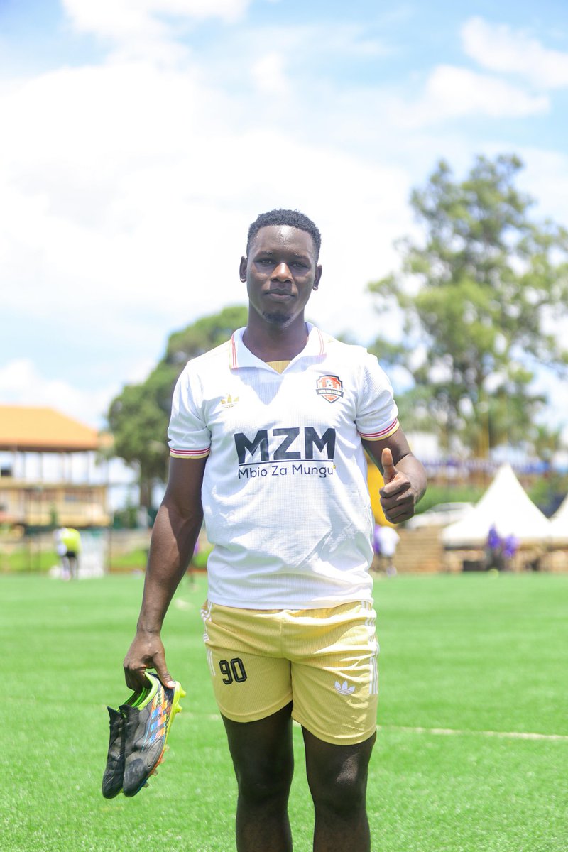 90thMakGuild's tweet photo. Solid at the back line.
@MuyingoDerick 🔥 

#kickout 
#MbioZaMungu 
#MakGuildLeagues4 https://t.co/wptlgNwG1n