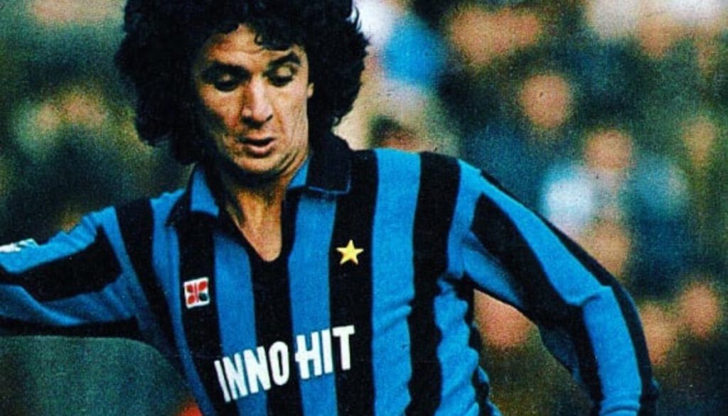 GolDiTacco's tweet photo. Scusate se insisto… il genio sregolato di Evaristo Beccalossi
Il nostro ricordo https://t.co/8HW5T1B5rW via @GolDiTacco
#Beccalossi #EvaristoBeccalossi #Inter #FCInter https://t.co/tuuw6yvil3