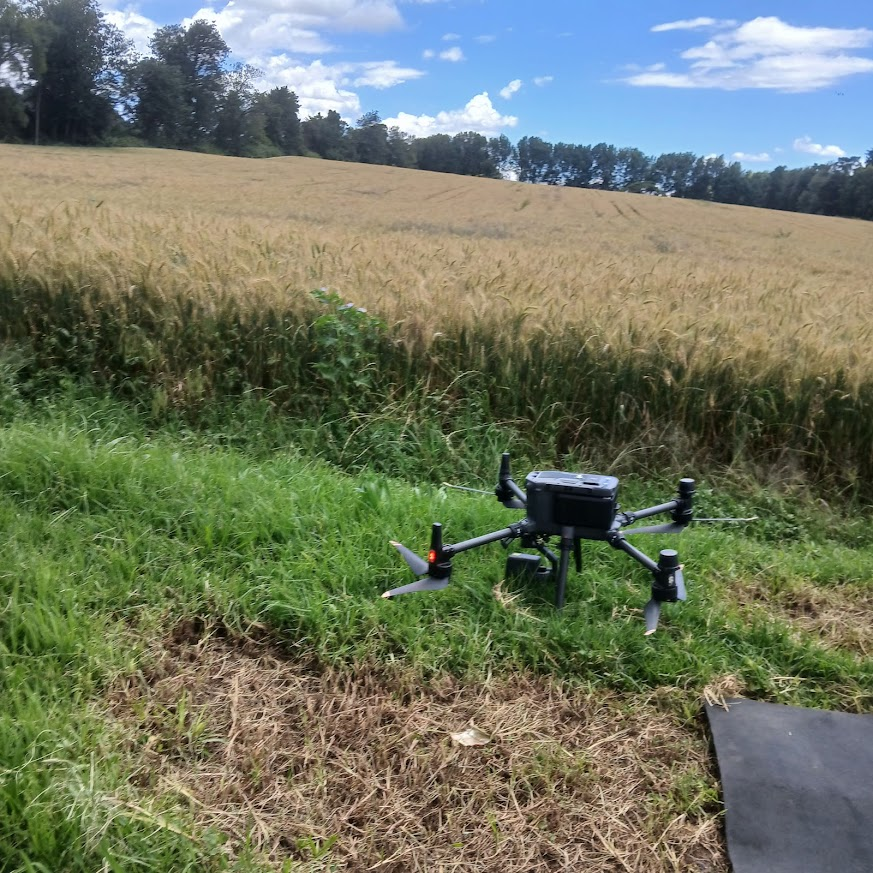 EtunyJob's tweet photo. Drone mapping over wheat fields using UAVs enables precision agriculture through high-resolution geospatial data for better farming decisions.
#DroneMapping #GIS #PrecisionAg #UAV #Surveying https://t.co/JYPQhzqGGB