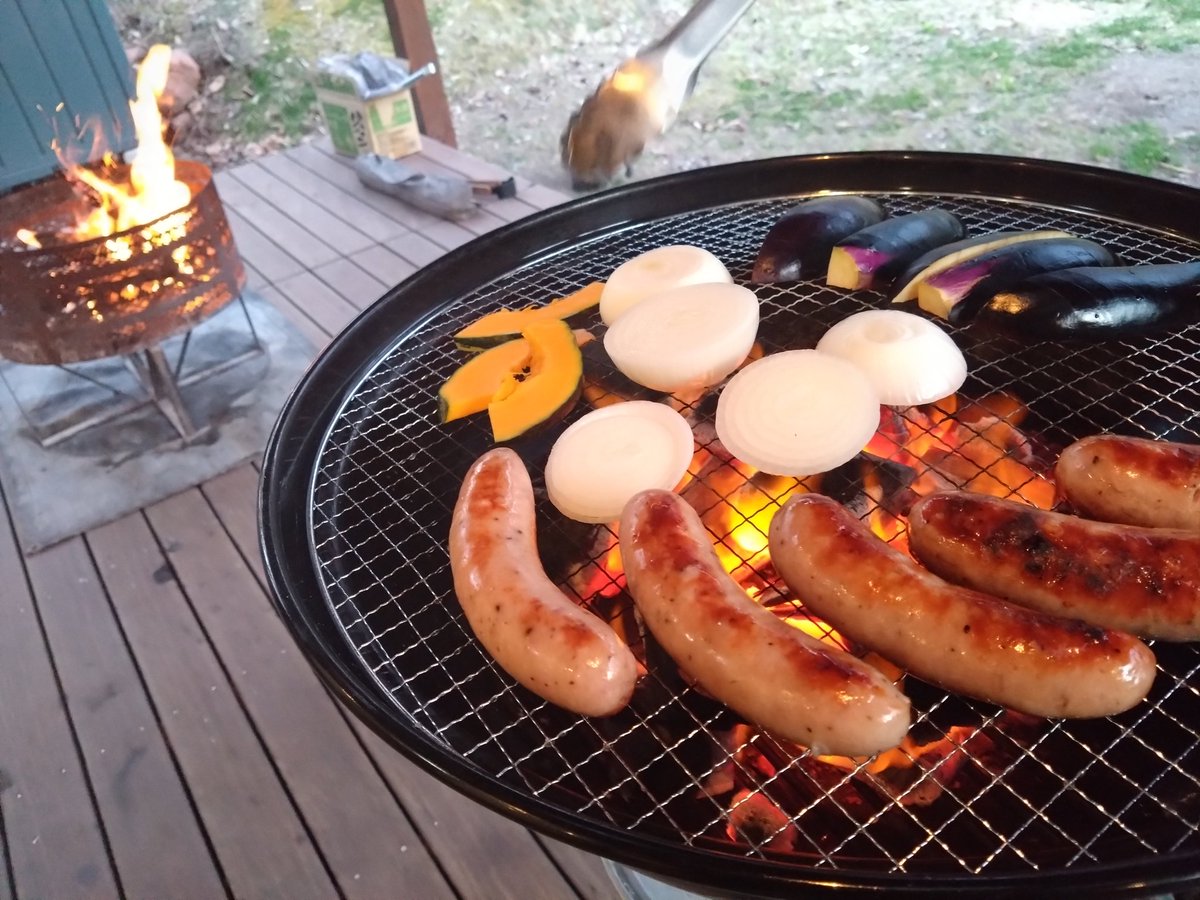 mikity228's tweet photo. バーベキューが思いのほか楽しかった。たぶん上げ膳据え膳だったからだと思う。 https://t.co/3shGxTpEMq