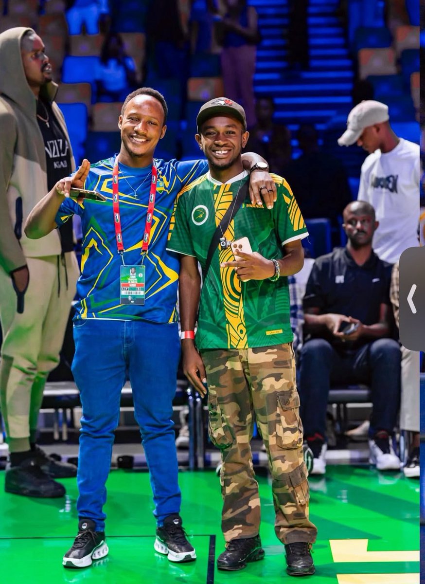 rwandan_pundit's tweet image. "When I designed this Jersey ikintu cyari kindi mu mutwe ni amaterasi y’indinganire, na ya misozi ishashe neza y’icyayi 😅"

@nyangezi_ 

I want one bad😋

#MadeInRwanda👕
#VisitRwanda
#IntaraYaGatandatu🌎
#TheRwandanPundit
#TheRwandanCanuck🇷🇼🇨🇦
#RwOT #RwOX