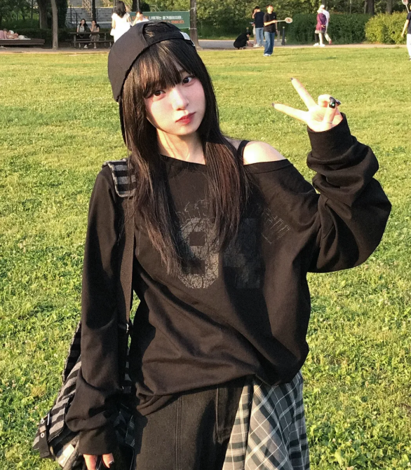 chicks_kr's tweet photo. #팔로우 #RT #댓글이벤트 #맘찍 
현재 공홈에서 노팅힐 페미닌 원숄더 반팔 긴팔
반팔39,000->12,900원
긴팔45,000->13,900원

https://t.co/AO1pnIL1b2
재고 소진 후 이 가격 구매X
널리 퍼트려주세요!
반팔/긴팔 중 원하는 제품 댓글 달기
추첨 5월 11일 (월)2명 https://t.co/1KwW57jybW