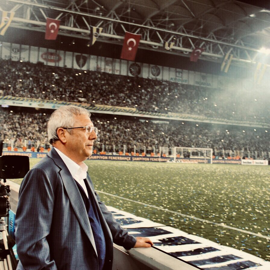 Aziz Yıldırım: "Çok sevdiğim Fenerbahçe'min geleceğinden endişe etmem nedeniyle, sizlerden gelen çağrıya kulak vererek Fenerbahçe camiasının bir ve beraber olduğunu göstereceğimiz destansı 120. yıl için Fenerbahçe Spor Kulübü Başkanlığı'na adayım."