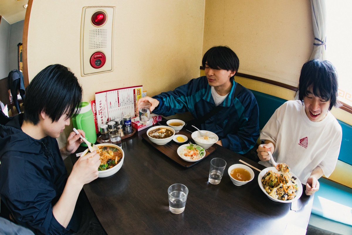 gyakubari_fuzz's tweet photo. 宮城県仙台市・3ピースバンド【gyakubari】と申します。

Gt./Vo.細川景右
Ba.大学生大久保22歳
Drs.リョウタ

東北〜関東のイベントのお誘いお待ちしております https://t.co/g3hVKeJvsf