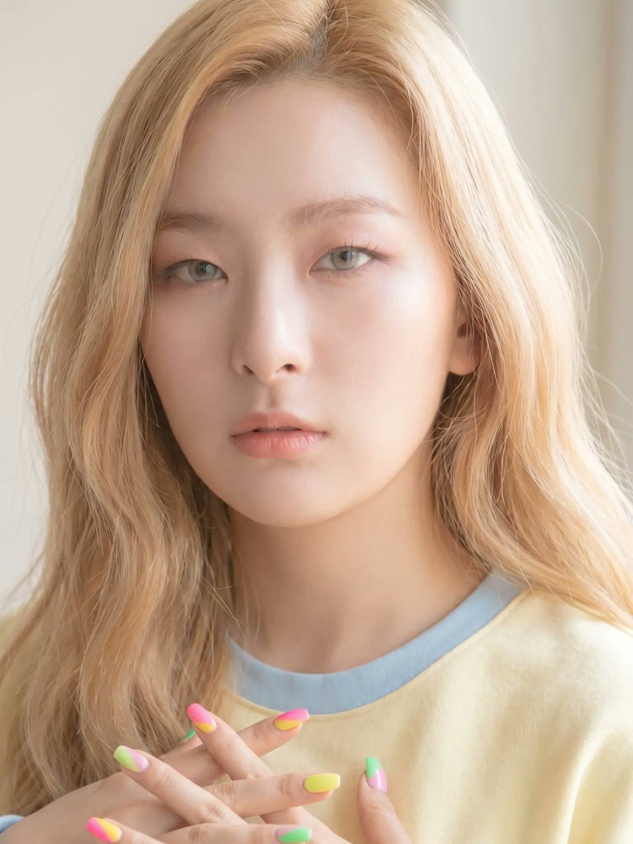 i love seulgi cosmic in eyes😘🐻👰‍♀️🇰🇷 tweet media