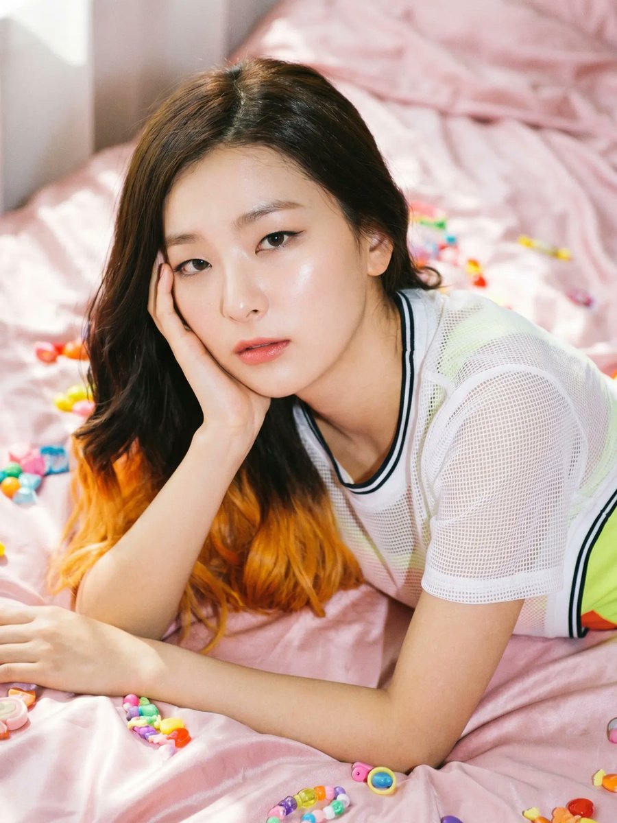 i love seulgi cosmic in eyes😘🐻👰‍♀️🇰🇷 tweet media