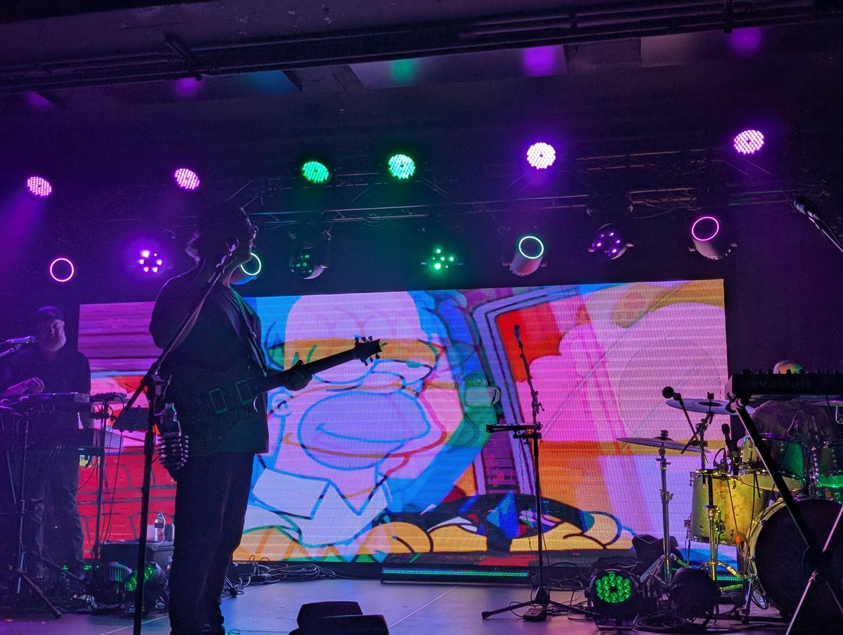 Nerdevar's tweet photo. @Tasnyx went to a concert on friday https://t.co/5fAzqyWh7x