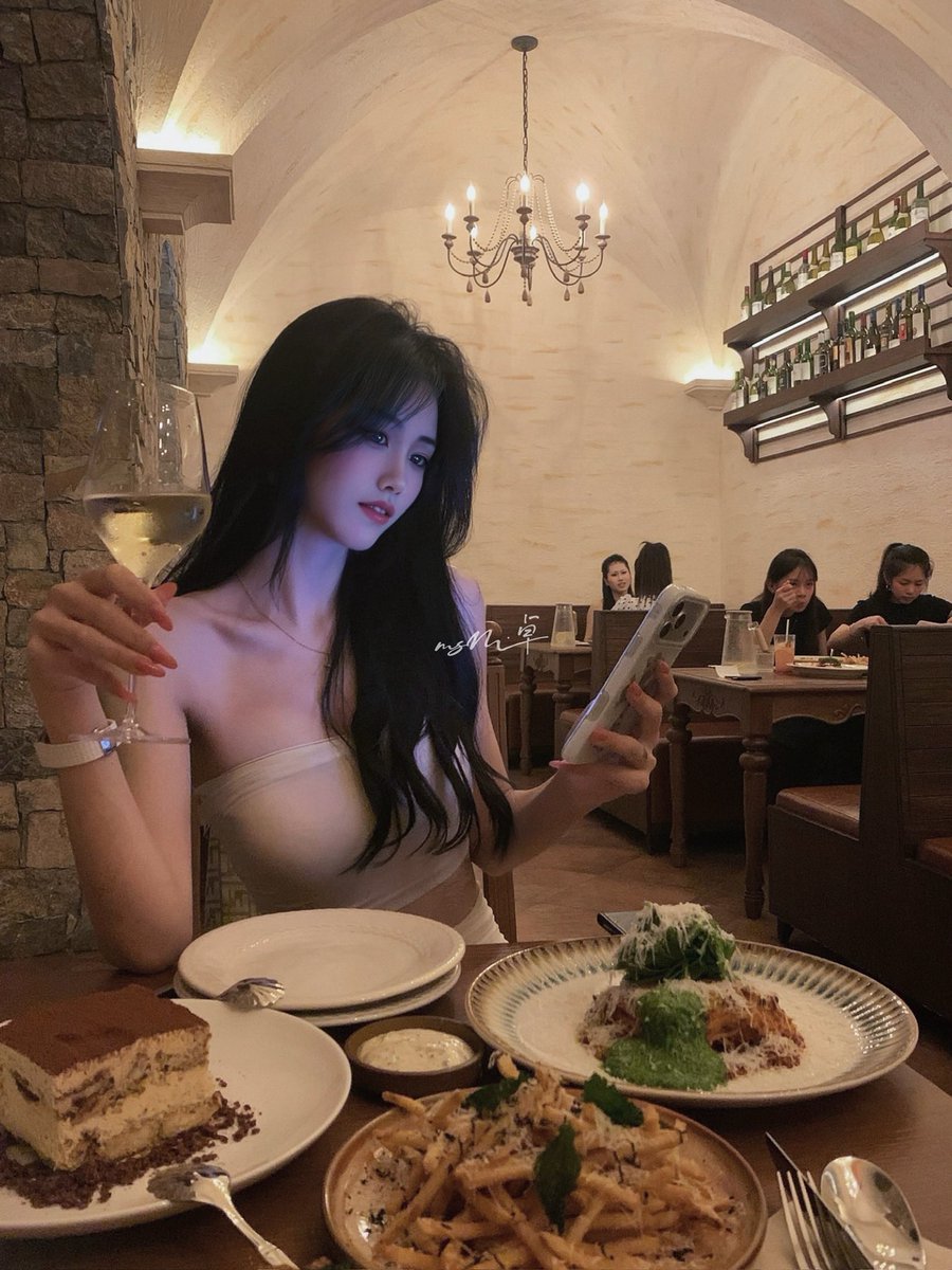 ms_m1007's tweet photo. Good emotional management is never about unconditional endurance, it is about principled expression🤍
#puredesire #asiangirl #dinner #dating
#throwback #chillmood https://t.co/3zorjKh1ct