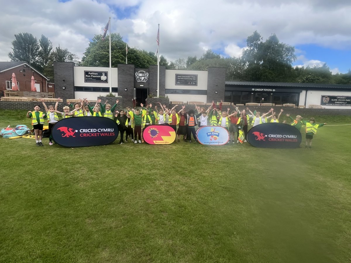CoachWrexham's tweet photo. Great day yesterday for our mix @DynamosCricket &amp;  @allstarscricket National program festival in Wrexham 

Big thanks @GwersylltParkCC for hosting &amp; @ActiveWrexham for supporting 
#schoolscricketsummer 

@CricketWales @Chance2Shine @ActiveWrexham https://t.co/8wQiO3KVxl