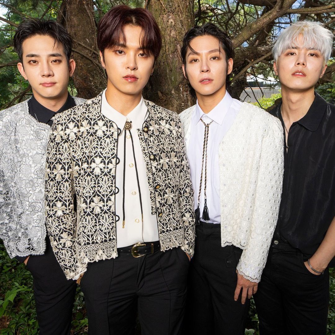 Hi, Black Roses! 🌹

It’s been a while since we conducted a survey for a possible The Rose tour in Manila. Would you still be open to participating in another one? 

We are hoping to gather at least 5,000 responses so we can present stronger support to the organizer. Every