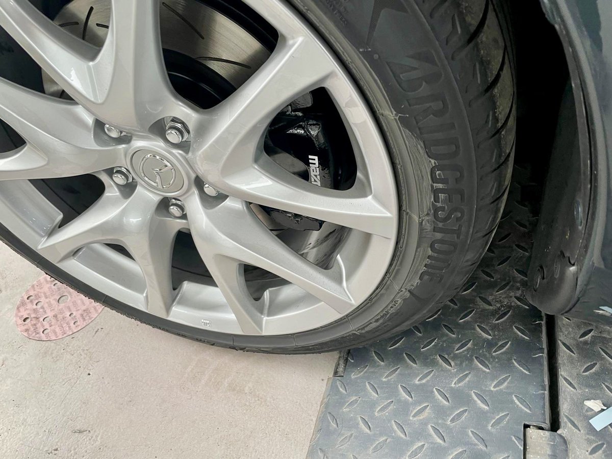 pmatio1108's tweet photo. Next step, brake caliper decals Applied and fixed with clear coat 😁 #RX8 #mazda #rotary https://t.co/zlG4uUEpXe