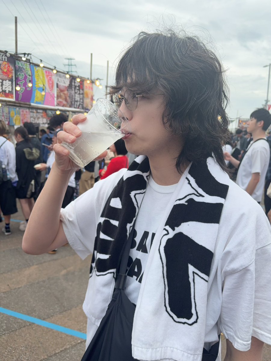 たまの5連休最終日はビバラロックです
昨夜の大飲酒で出遅れてしまいましたがELLEGARDENで全てを捲ります