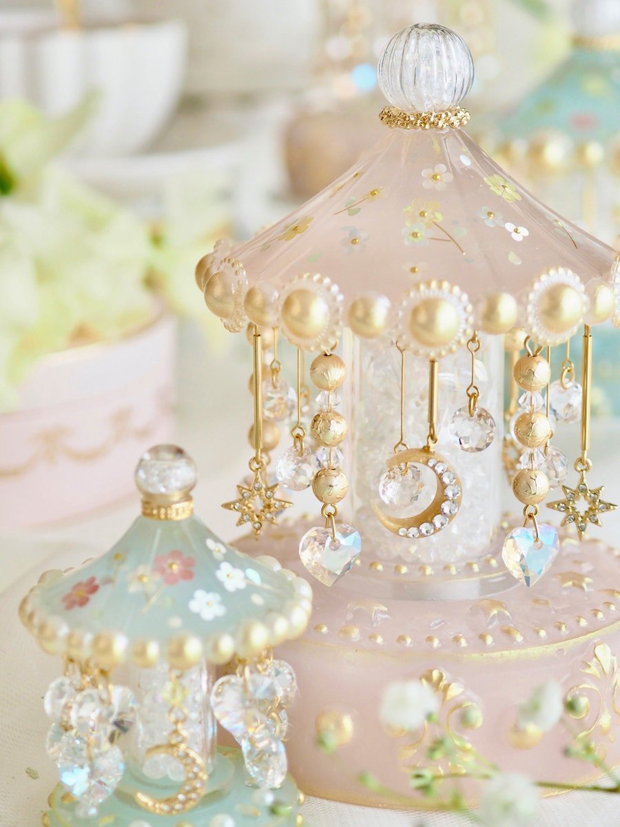 ハンドメイド　cocotte ライト　メリーゴーランド 手のひらサイズのメリーゴーラウンドがすてき 優しい光をともす