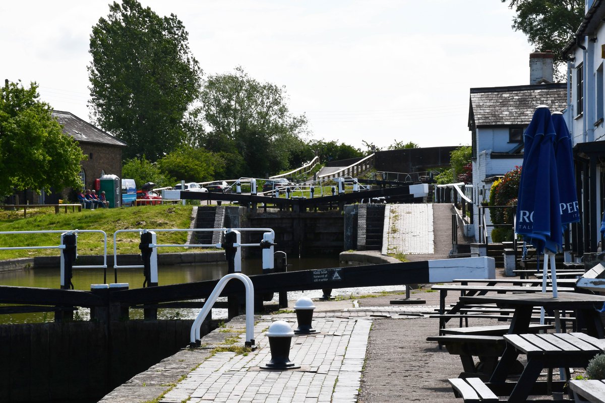 retired_tom's tweet photo. My photos from #April 2022
@CanalRiverTrust #GrandUnionCanal #Soulbury #ThreeLocks #Lock #Bridge #PumpHouse #Reflections
#Canals & #Waterways can provide #Peace & #calm for your own #Wellbeing #Lifesbetterbywater #KeepCanalsAlive https://t.co/iWnqvD3cNr