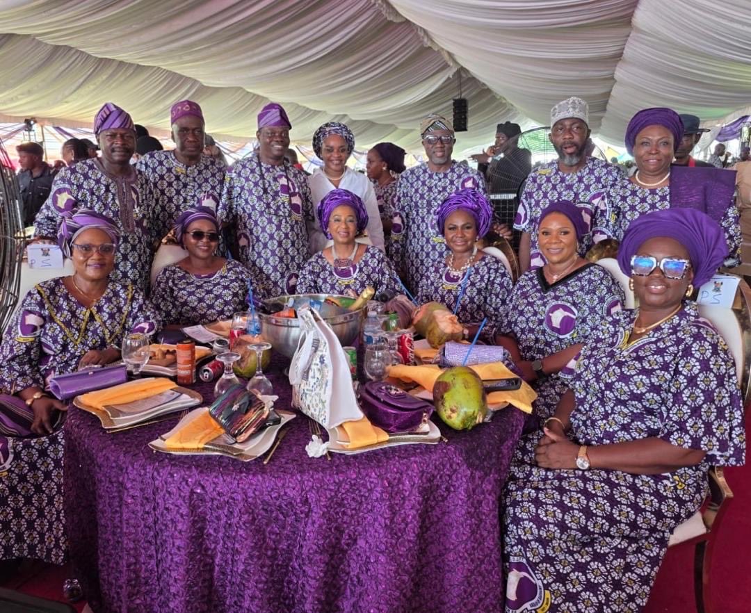 engr_toriola's tweet photo. Over the weekend with the body of Permanent Secretaries at the final burial ceremony of HRM, the late Akran of Badagry De Wheno Aholu Menu-Toyi. Honouring his 48 years reign. https://t.co/3rB7o6yeUI