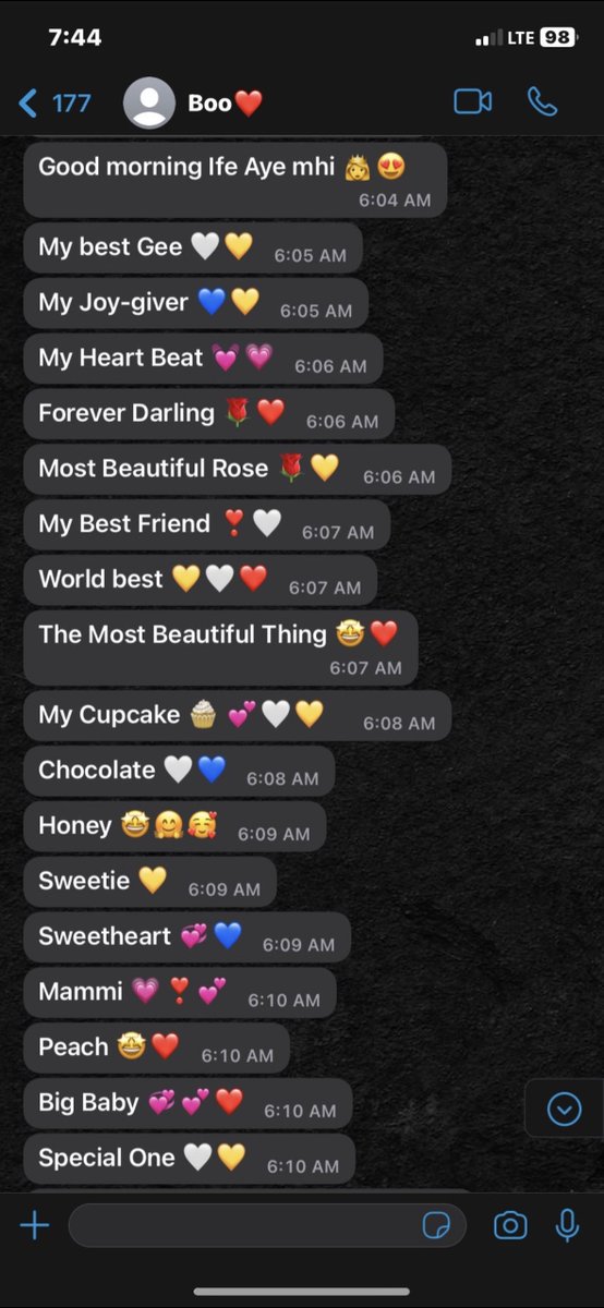 Sleekchick22's tweet photo. i woke up to see these messages from my man lol. i love him so much 😘🥰 https://t.co/8eNMEebGbP