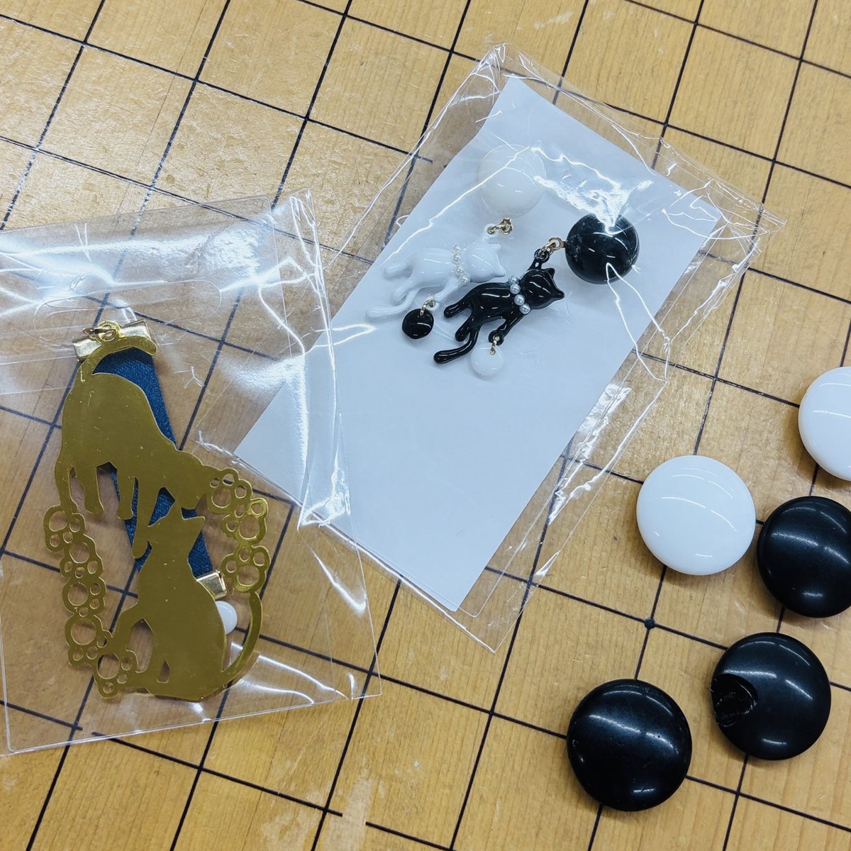 oage10inari's tweet photo. 今日は梅田の日本棋院で桂ざこば杯に参加してきました。

桂南光さんの落語を聞いてからオール互い戦の団体戦で勝負。

落語を聞くのは初めてでしたが頭に情景が浮かんできてとても楽しかったです😊

どんな分野でもプロの方というのは本当にスゴイ‼️
#囲碁
#落語 https://t.co/m3lLkFGGXr