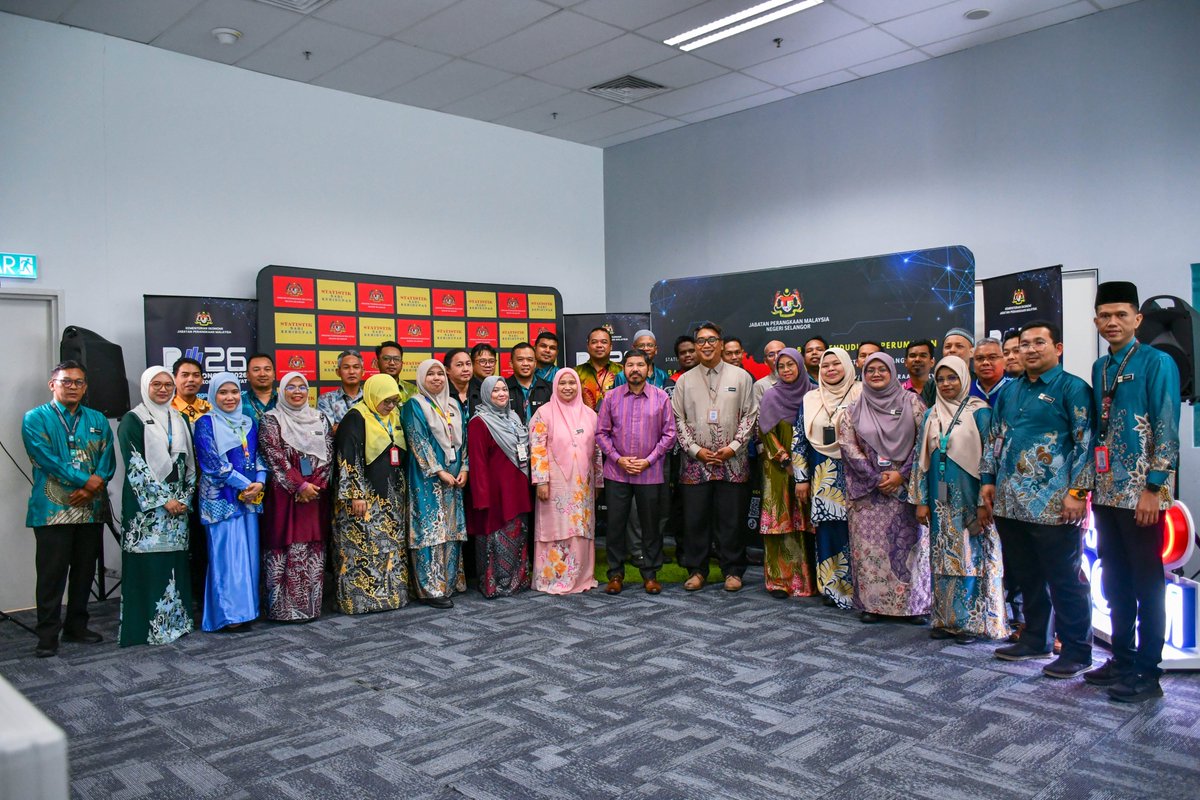 DOSM_Selangor's tweet photo. 𝐒𝐄𝐒𝐈 𝐖𝐀𝐋𝐊𝐀𝐁𝐎𝐔𝐓 𝐊𝐄𝐓𝐔𝐀 𝐏𝐄𝐑𝐀𝐍𝐆𝐊𝐀𝐖𝐀𝐍 𝐌𝐀𝐋𝐀𝐘𝐒𝐈𝐀 𝐃𝐈 𝐏𝐄𝐉𝐀𝐁𝐀𝐓 𝐏𝐄𝐑𝐀𝐍𝐆𝐊𝐀𝐀𝐍 𝐊𝐀𝐉𝐀𝐍𝐆 https://t.co/GcuRJjNiPM