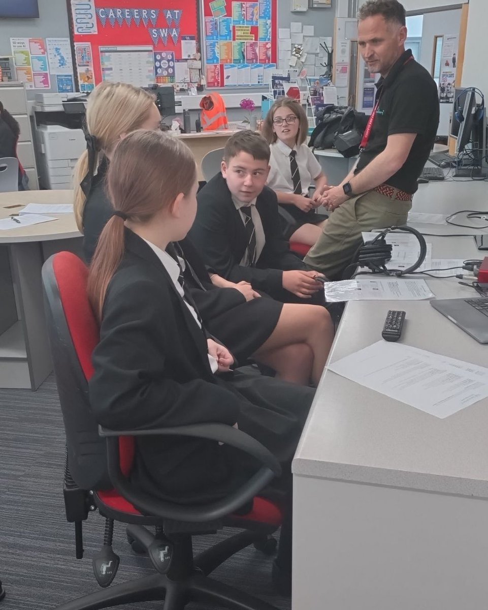 FairfaxSWA's tweet photo. Smith’s Wood students went behind the scenes of broadcasting with Channel 4 broadcaster @DanStrangetv and Paralympian Clare Griffiths. From live commentary to camera work, they explored real media skills through the @Channel4Skills programme with @Channel4 🎥 
#CareersEducation https://t.co/d5eNnZDyTM