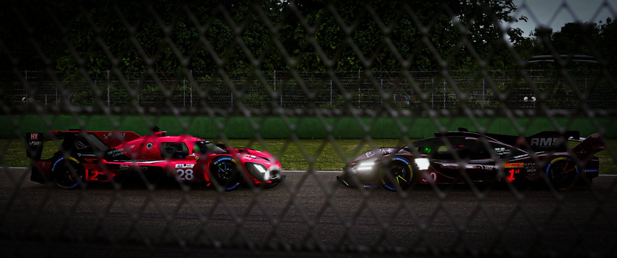 Alien_MSports's tweet photo. Hello 👋🏻 @SDL_eSports amazing to share the track with you 👀
Race Day Pictures from Imola 🇮🇹
#ALIENINVASION 👽❤️
#SPLIT1 https://t.co/eIzd8fQPaa