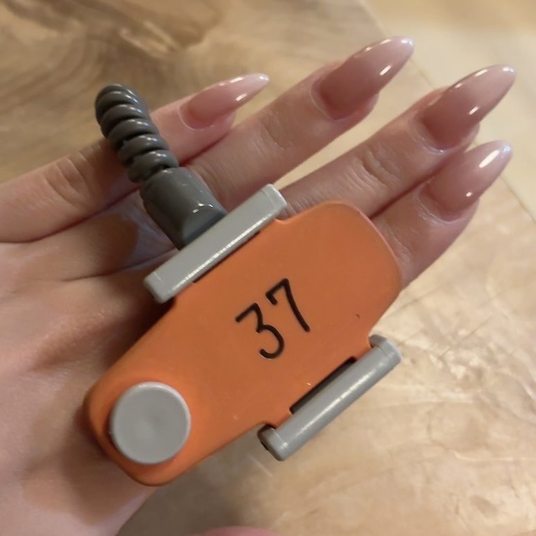 だいすきな山賊サウナ‼️
ロッカー37番でラッキーだった✌🏻
サウナ後は安定の山賊ホルモン🍖