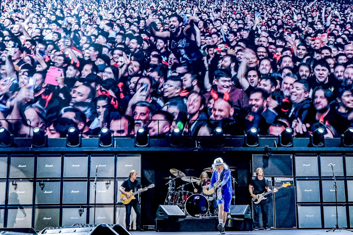 AC/DC tweet media