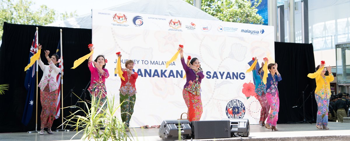 MYCGPerth's tweet photo. On 15 November 2025, Journey to Malaysia 2025 brought cultural performances, showcases, and Malaysian cuisine to the heart of Perth CBD — giving Western Australians a genuine taste of Malaysia's heritage and multicultural traditions. https://t.co/UilVcE5m17