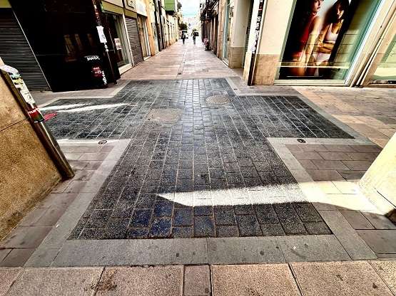 elcargolpenedes's tweet photo. 🫵Junts denuncia una Vilafranca “deixada i bruta” i reclama un canvi urgent en el manteniment dels carrers
https://t.co/QVIm9G60o3 https://t.co/ZoOhrVIVhz