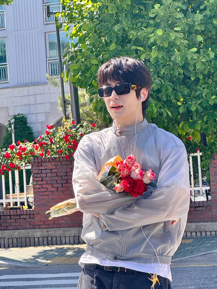 lg difotoin temen           yg mntau dr depan
#jaeren