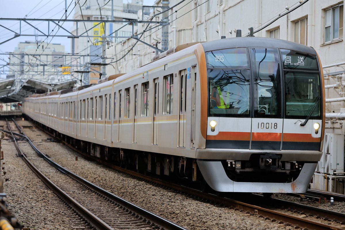 to_fy010's tweet photo. 2026.5/6

89運行 人身事故当該臨時回送
東京メトロ10118F
昼頃に妙蓮寺〜白楽駅間で発生した人身事故の当該列車が和光市まで回送されました。 https://t.co/v4Lk0rr0Oa