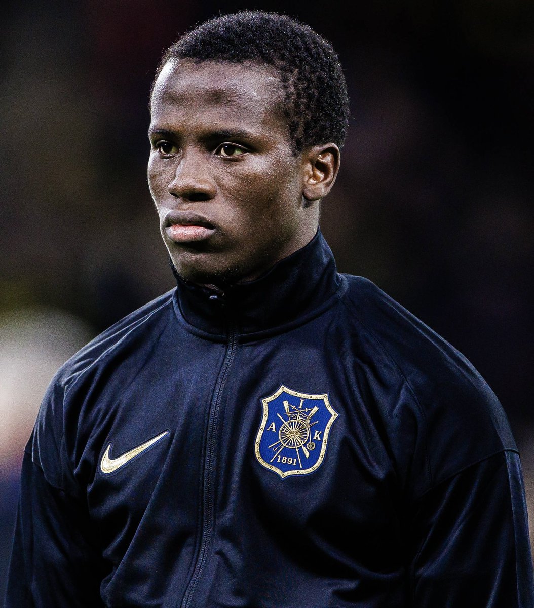 🇰🇪 Stanley Wilson is one of the best progressive passers playing outside of Europe’s top five leagues at the moment. 

The 19-year-old can play as a CM but he’s been playing as an inverted LB (and even RB) for AIK this season and he’s absolutely flourishing.

Wilson is very