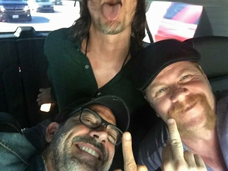 RBNHOODCAT's tweet photo. Okay mr faggatron 5000 always with his tongue out surrounded by men sure https://t.co/FCxI0of3HR