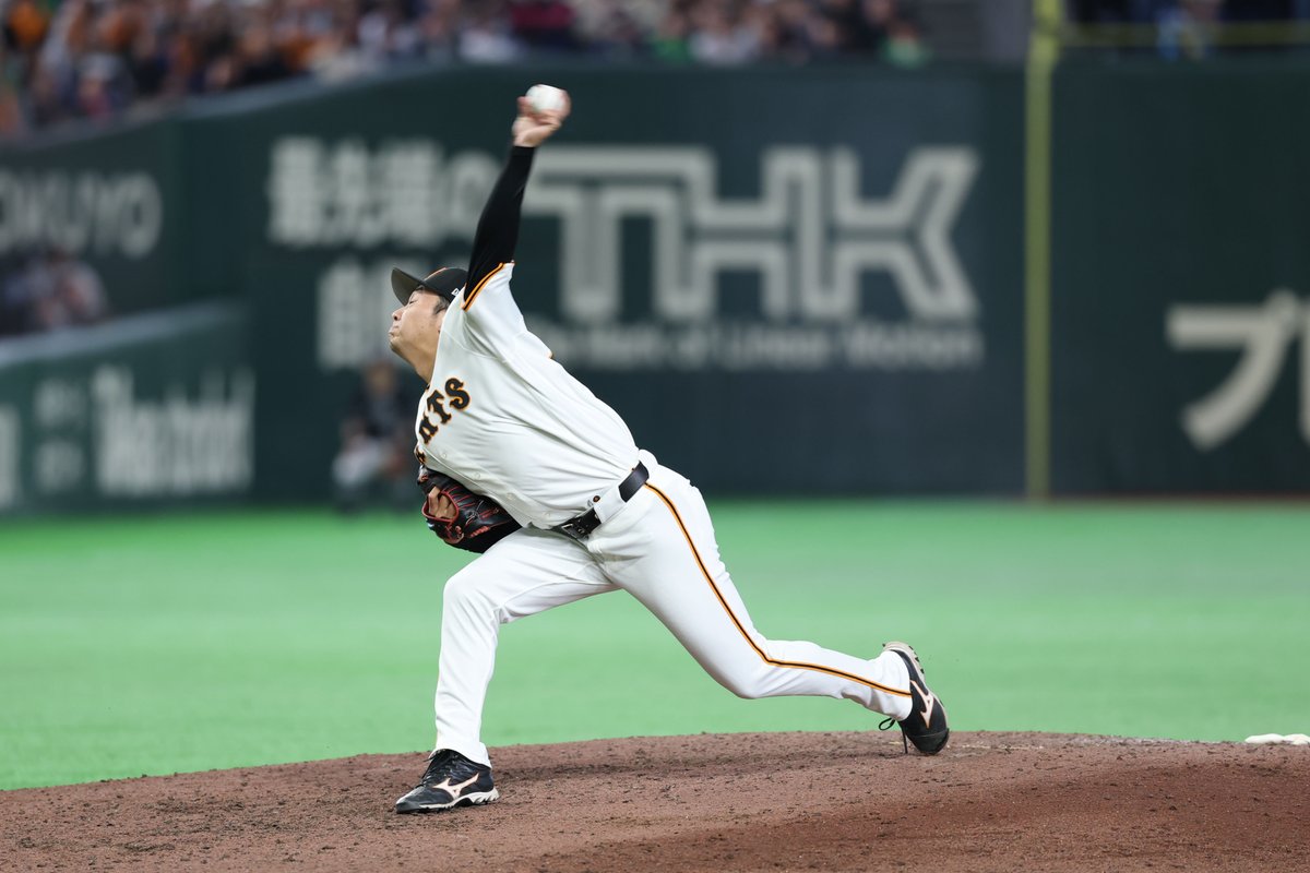 九回表】巨人 0-5 ヤクルト 4番手で #石川達也 投手が登板、三者凡退に
