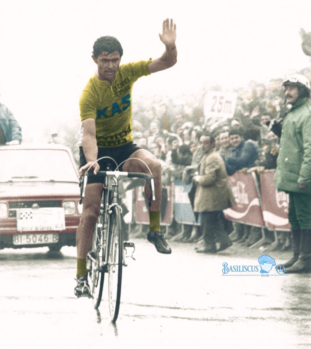 Coloreando🎨
Hoy se cumplen 52 años de esta imagen:
José Manuel Fuente "El Tarangu" entrando en el Naranco de Oviedo.
Los que lo vivieron, no olvidarán nunca la locura colectiva que vivió ese día el totémico monte carbayon. Leyenda.