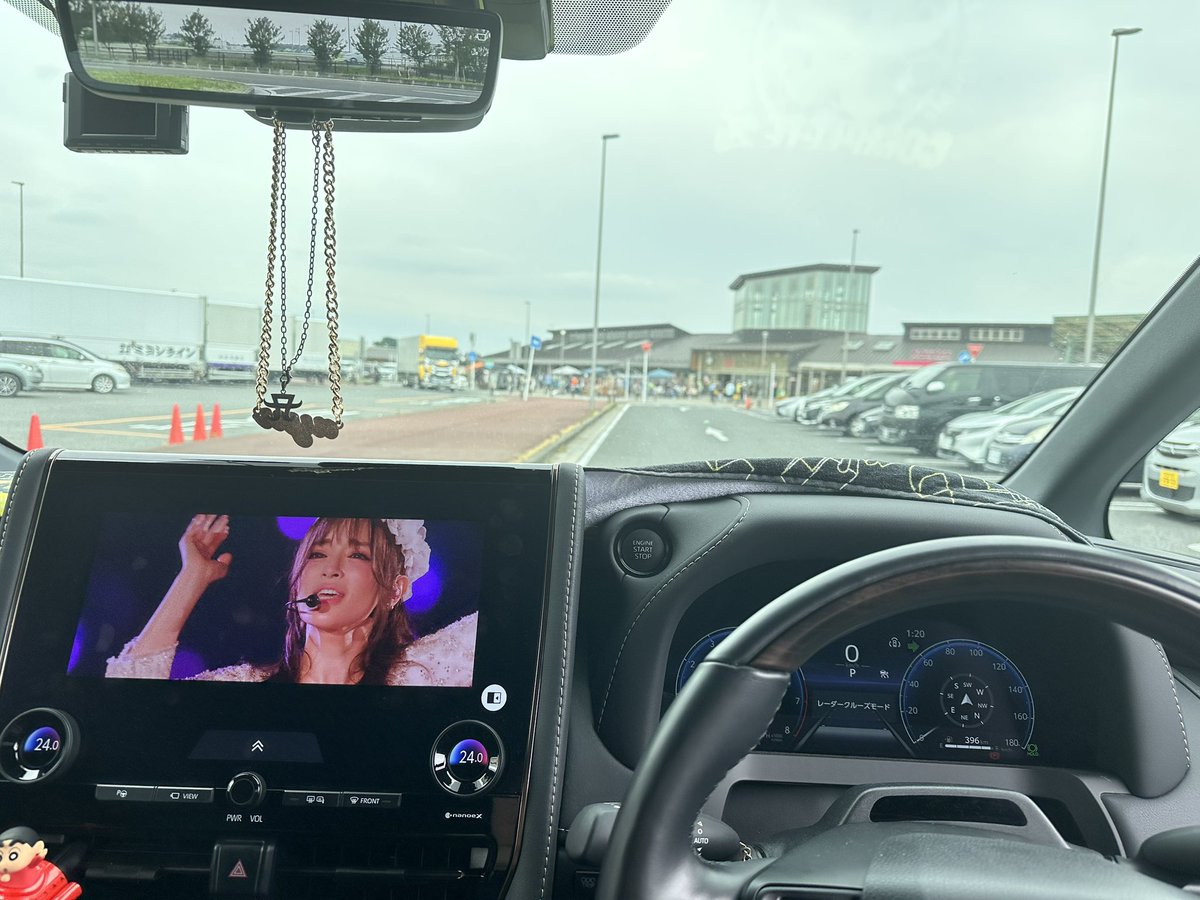 vell505's tweet photo. ドライブ🚗
道の駅の駐車場空いてなくて
駐車場空くまでayu観て待機してました笑 https://t.co/oLfsuSMuM4