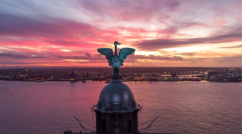 RoyalLiver1911's tweet photo. Built in 1911, the Royal Liver Building was one of the world’s earliest reinforced concrete skyscrapers.

Today, it still stands as one of the renowned “Three Graces” along the city waterfront.

A pretty cool place to call your office - right? https://t.co/tHEJKIzdXz