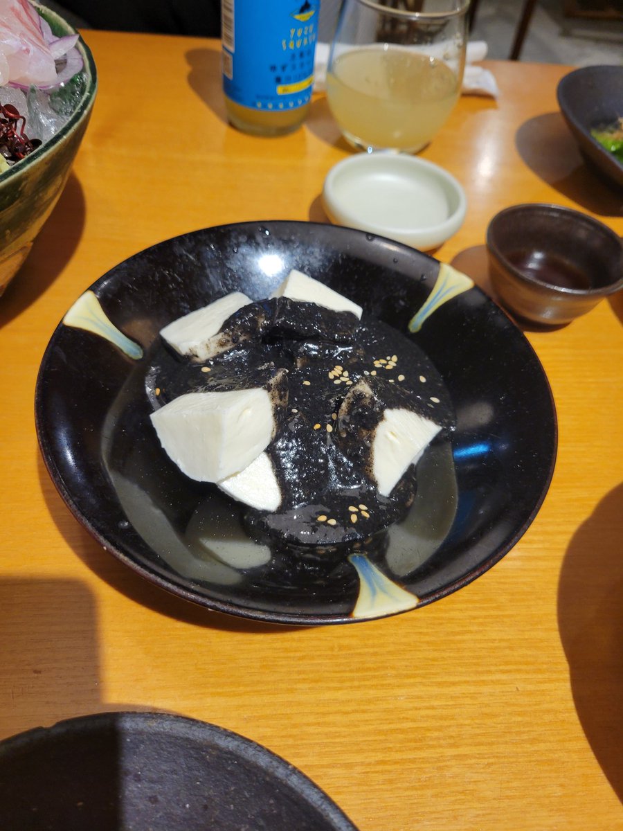 最近のグルメを…
有明の数日前に友達と会社帰りに話してきた。
湯葉の胡麻和えめちゃくちゃ美味しかったけど、鯛のお頭つき土鍋ご飯が美味しすぎた…(頭を撮るのを忘れる)
最近気づいたけど私は2人でご飯が1番落着くなあ。もちろん複数でも楽しいんだけど💦TMの事もそれ以外もたくさん話したなあ。
