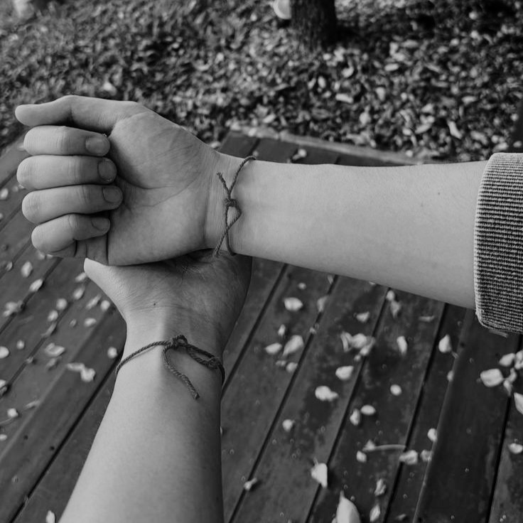 grimechoes's tweet photo. “status: drifting”

— a #winnysatang filo au wherein two boys trade the weight they've been carrying alone. one teaches the other how to live, the other teaches him why he must. between intersections &amp; midnight drives, they learn that staying counts even when you can’t stay long. https://t.co/86KbWxc8do